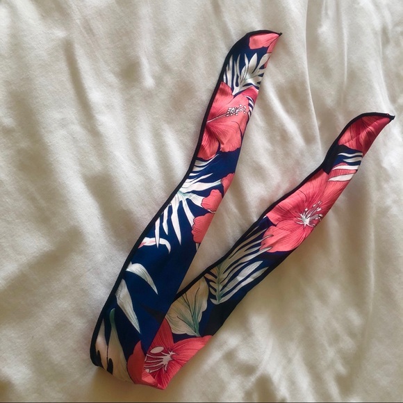 New! 🌺 Self-tie Floral Headband - Picture 2 of 4